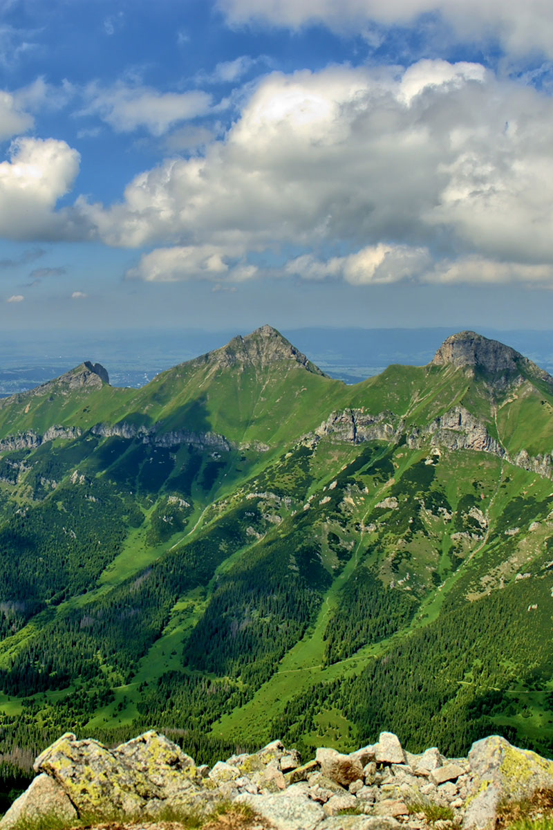 AKDK Slovakia Mountains | photo pexels.com